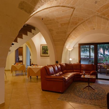 לצ'ה B&B L'Antica Rimessa מראה חיצוני תמונה