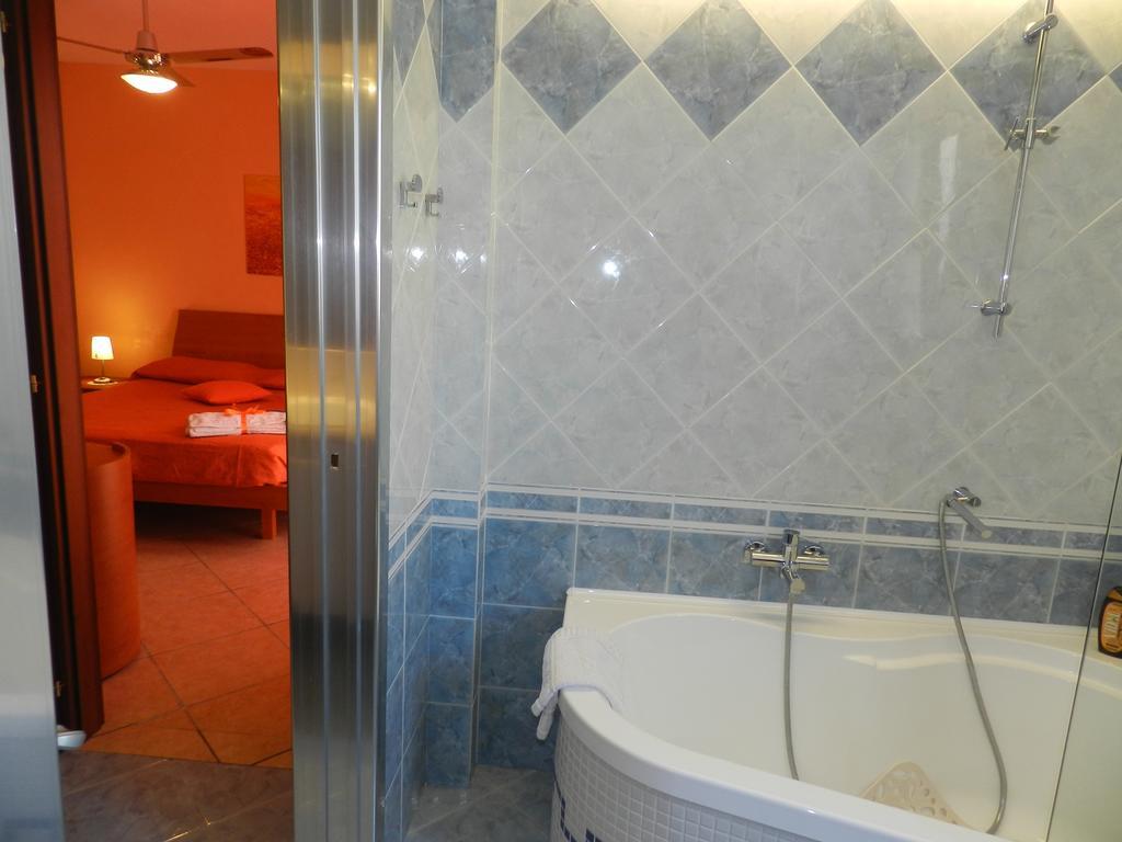 לצ'ה B&B L'Antica Rimessa מראה חיצוני תמונה